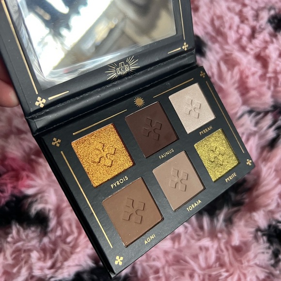Eyeshadow Palette Bundle - Picture 9 of 11